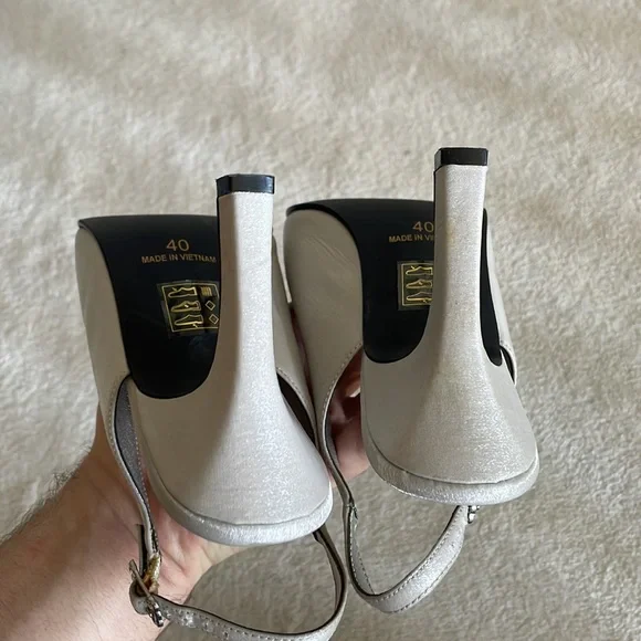 Y2K silver Satin Sling back Pumps - Picture 7 of 13